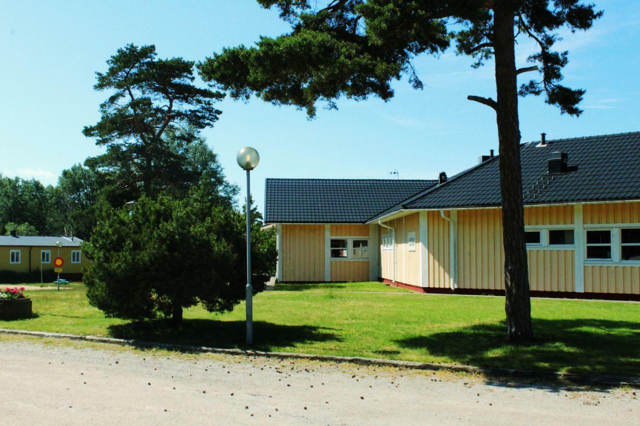 Kaellviken Semesterby Стромстад Экстерьер фото
